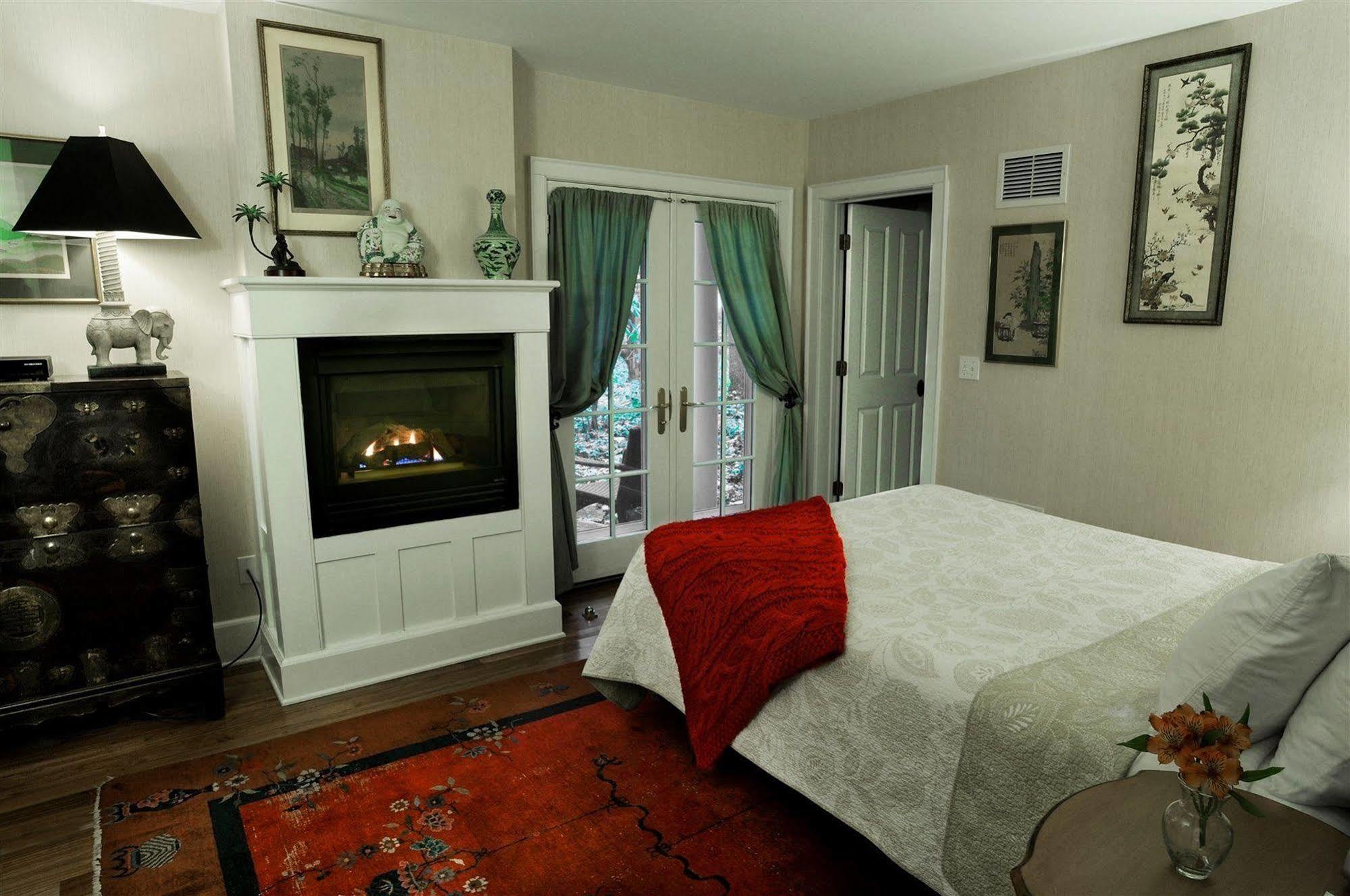 Buttermilk Falls Inn & Spa Milton Extérieur photo