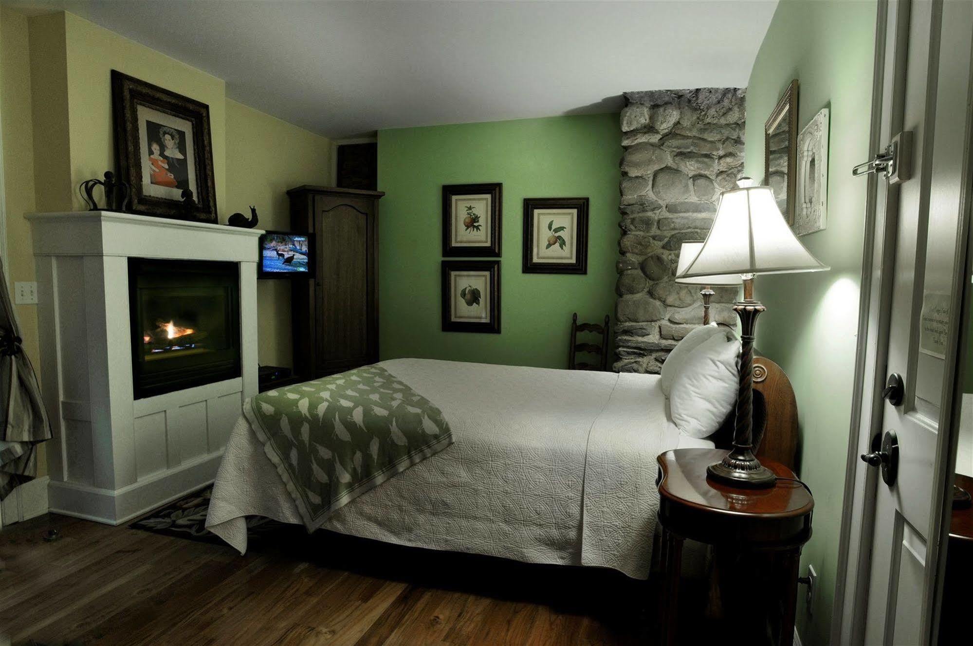 Buttermilk Falls Inn & Spa Milton Extérieur photo